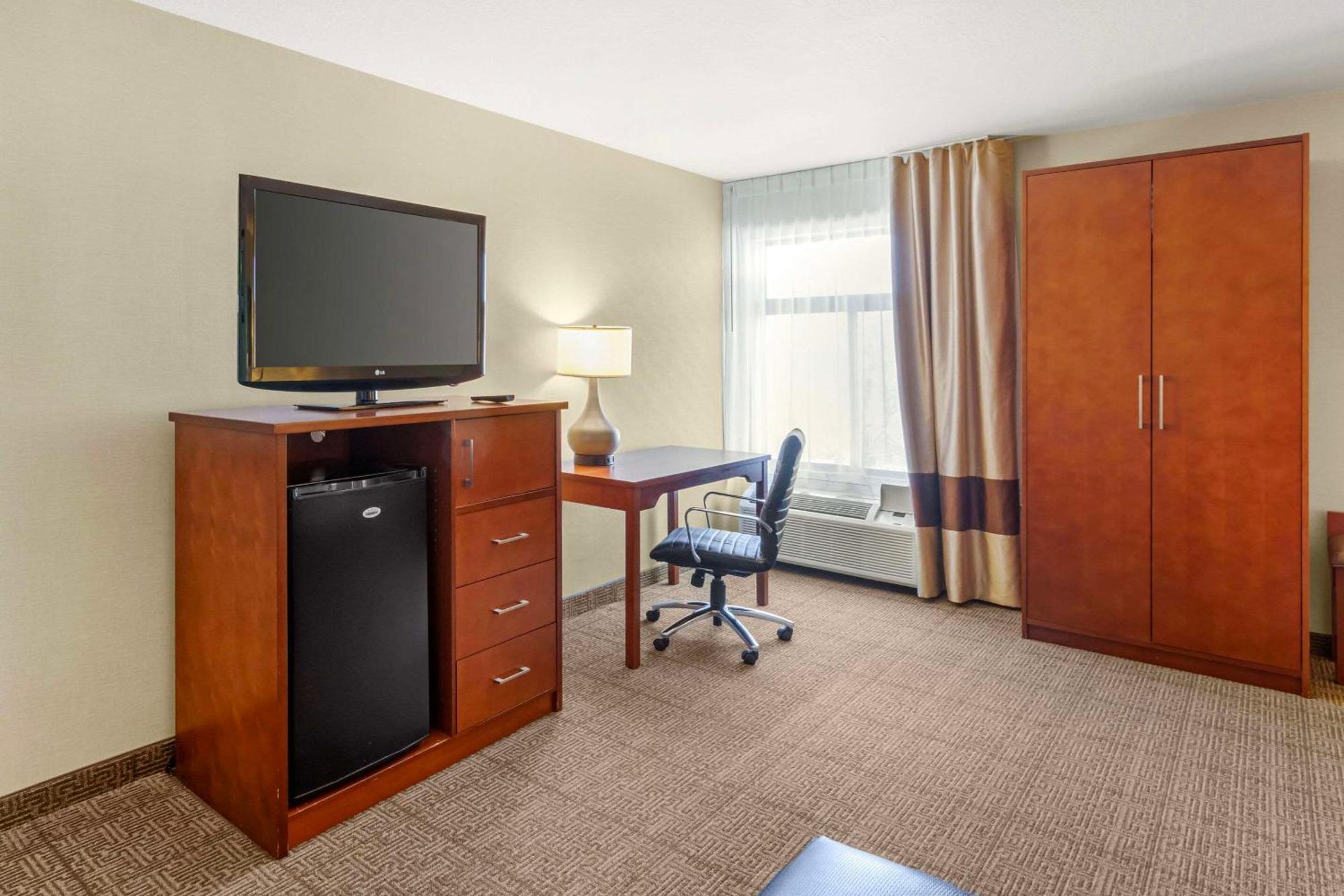 Comfort Inn & Suites Near Fallon Naval Air Station Dış mekan fotoğraf